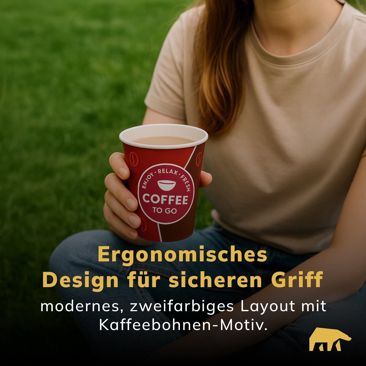 Person hält roten Roxlin Kaffee-to-go-Becher – ergonomisches Design für sicheren Griff